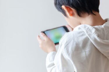 小学生のスマホ